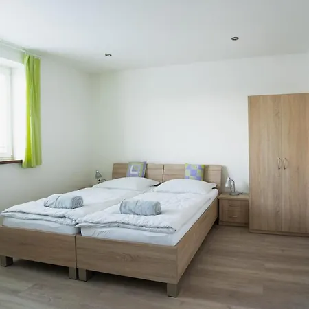 Apartmany Pokoj Zvolen * זבולן