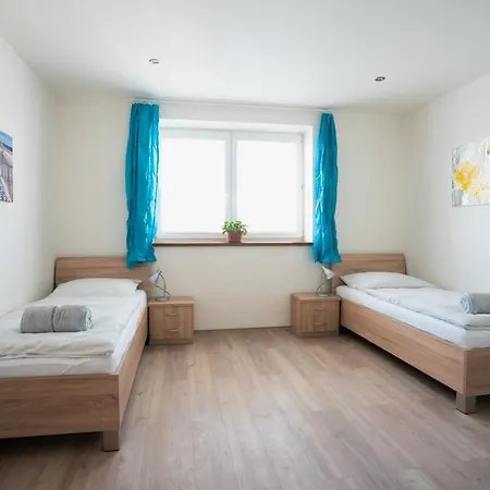 Apartmany Pokoj Zvolen זבולן